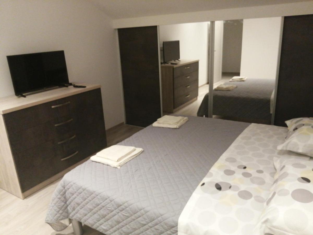 Apartmentt Vinko Bilota Seget Vranjica Exterior photo