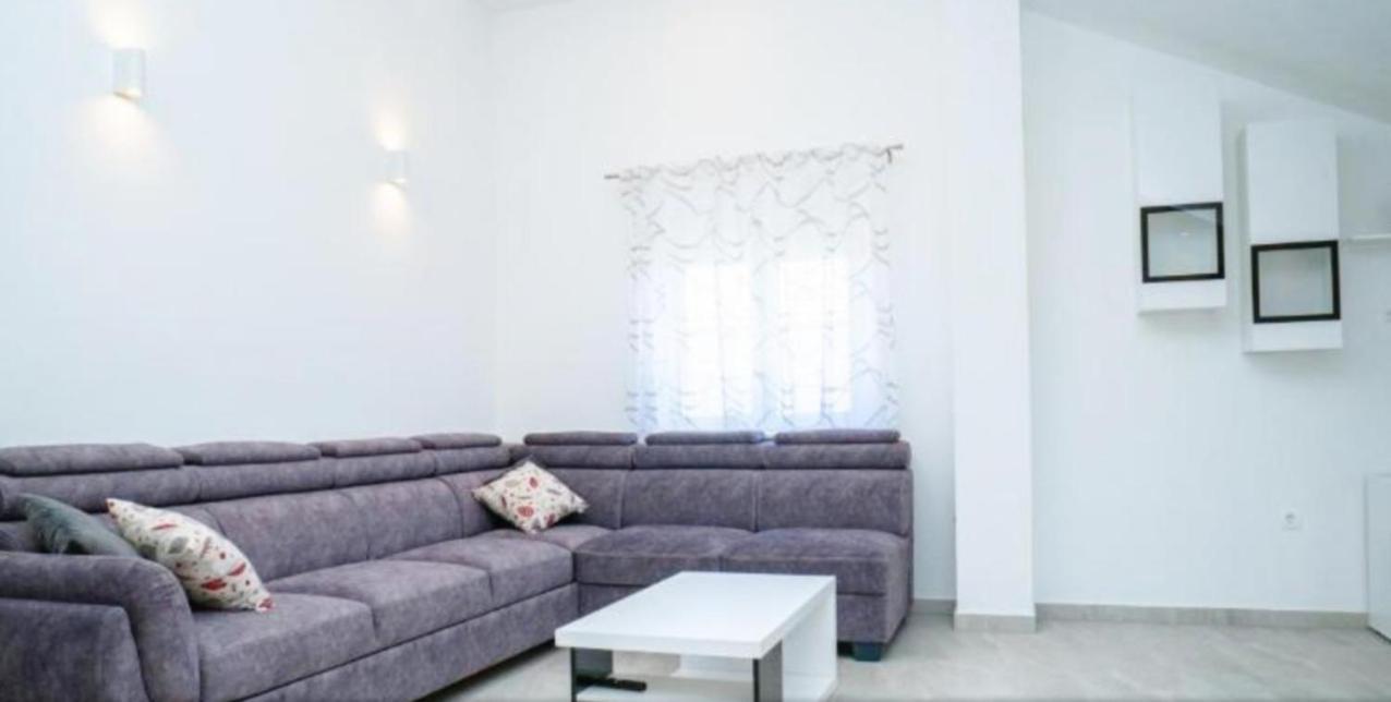 Apartmentt Vinko Bilota Seget Vranjica Exterior photo