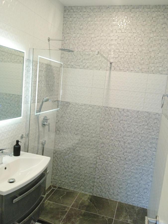 Apartmentt Vinko Bilota Seget Vranjica Exterior photo